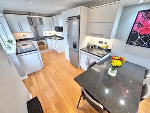 Kitchen/diner- click for photo gallery